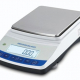 Precisionsvåg LAB MT2002 från EK International Products med digital display och 170 x 170 mm vägningsplattform.